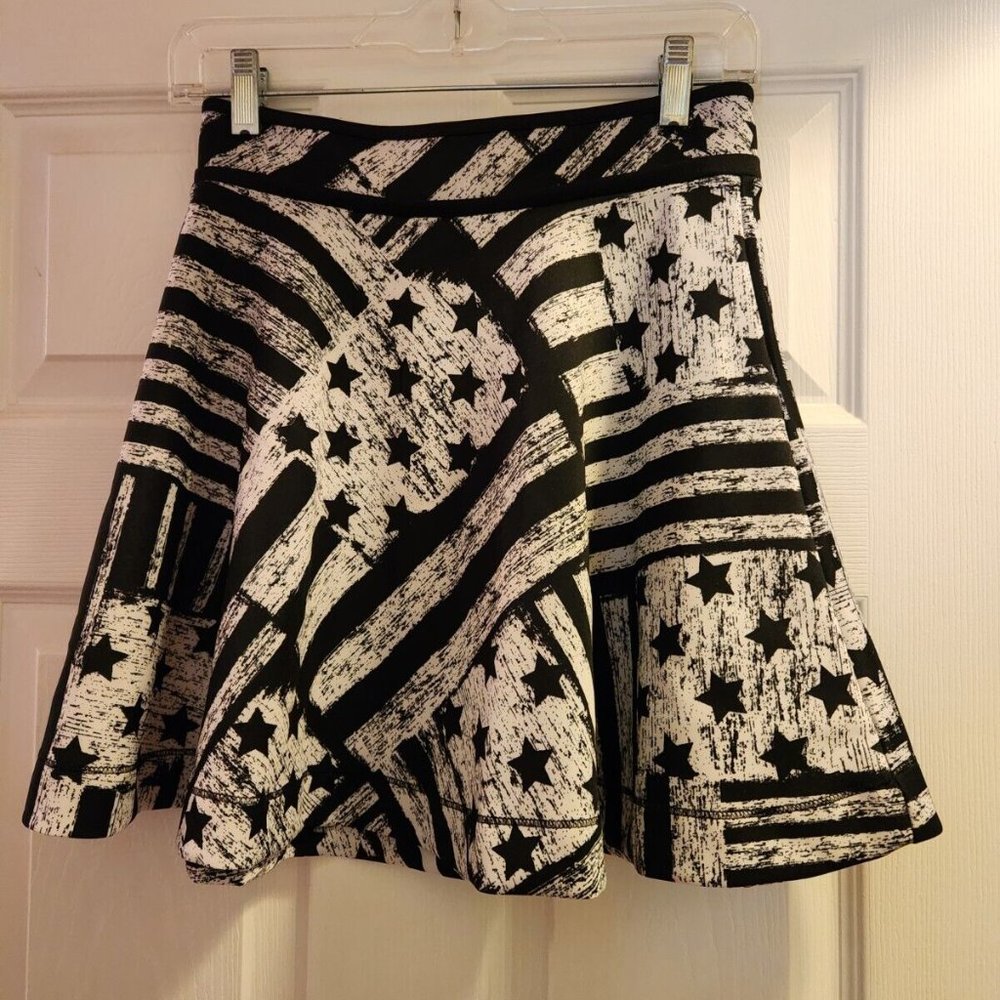 NWT Material Girl Stars and Stripes Printed Skater Skirt Junior's Medium